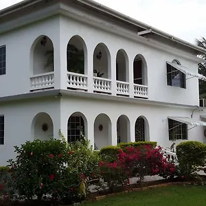 Lorenton Hideaway Lucea