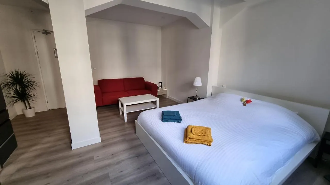 Tolstraat 75 - Senior Care Guesthouse アムステルダム ホテル